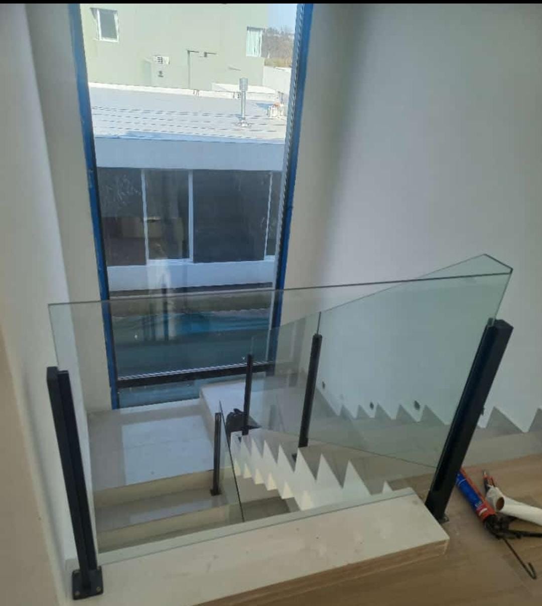 herreria pergolas de hierro y madera