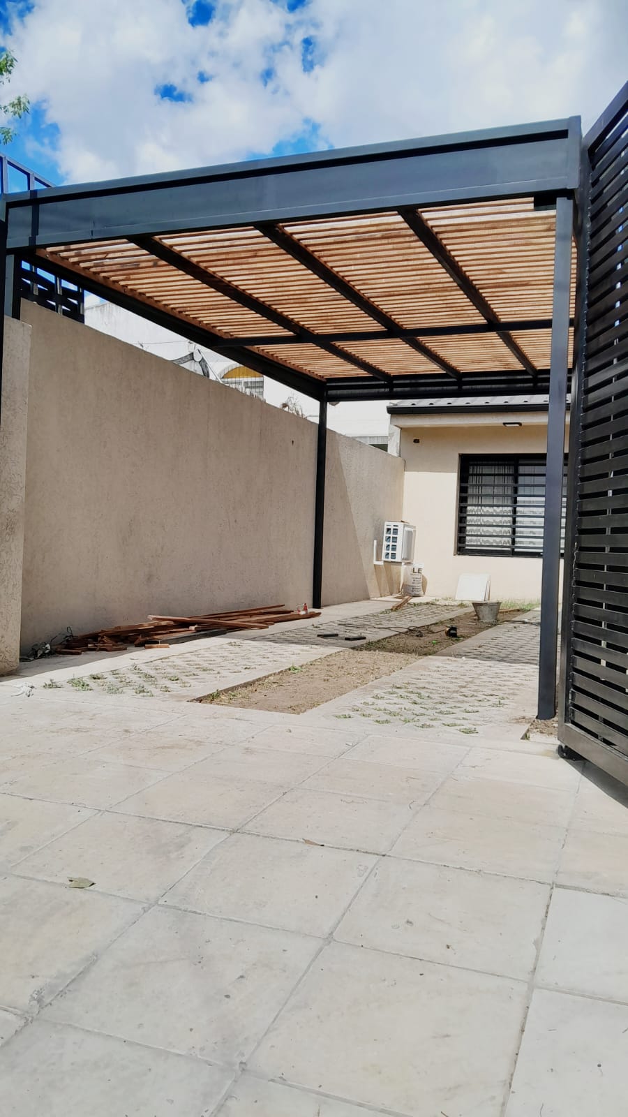 herreria pergolas de hierro y madera