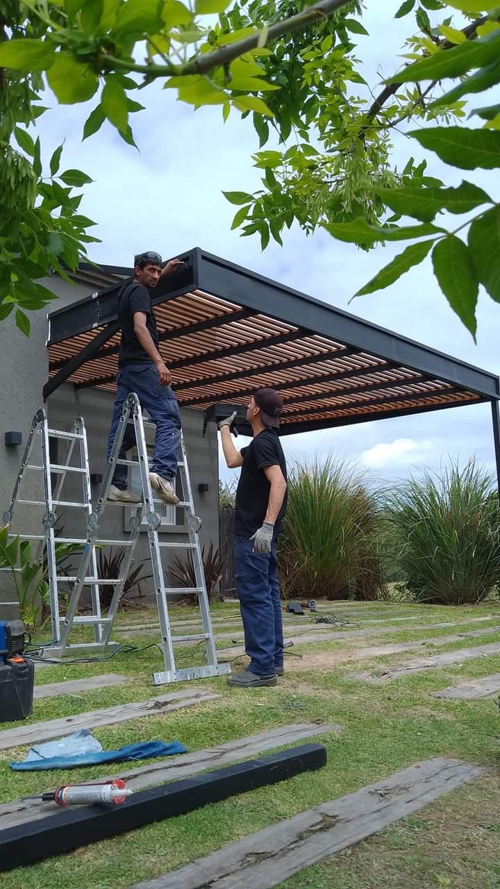 herreria pergolas de hierro y madera