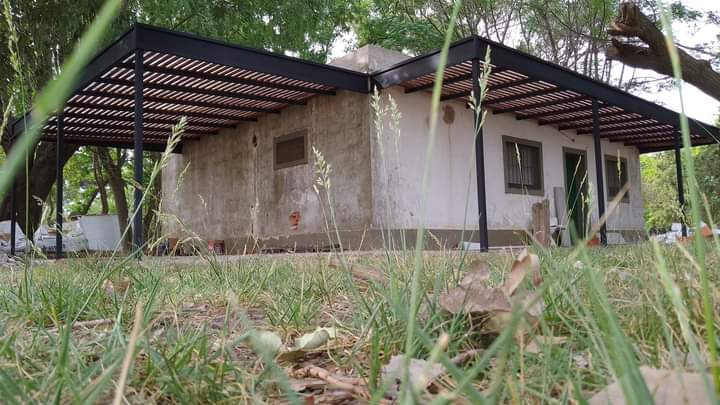 herreria pergolas de hierro y madera